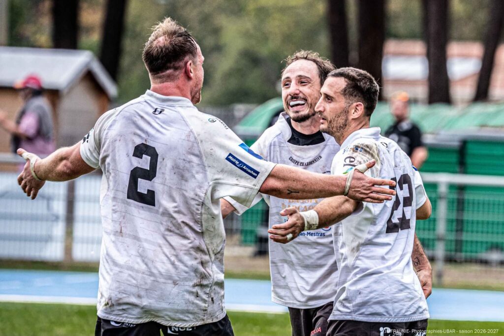 Los jugadores de Gujan-Mestras en un partido de Fédérale 1